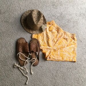 SHADE & SHORE/“PALM PRINT”ORANGE & WHITE LINEN SHORTS/NEW